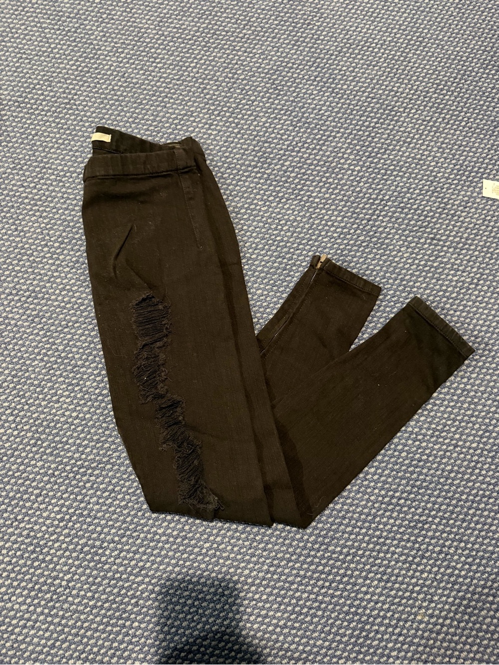 Joes Jeans black ripped skinny, jean with zippers on ankle